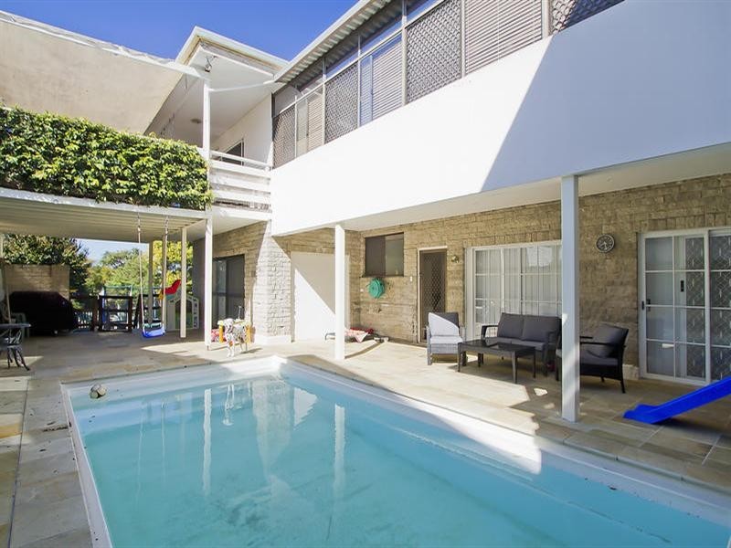 3 Ashbourne Terrace, Biggera Waters QLD 4216