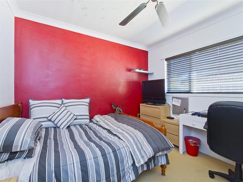 3 Ashbourne Terrace, Biggera Waters QLD 4216