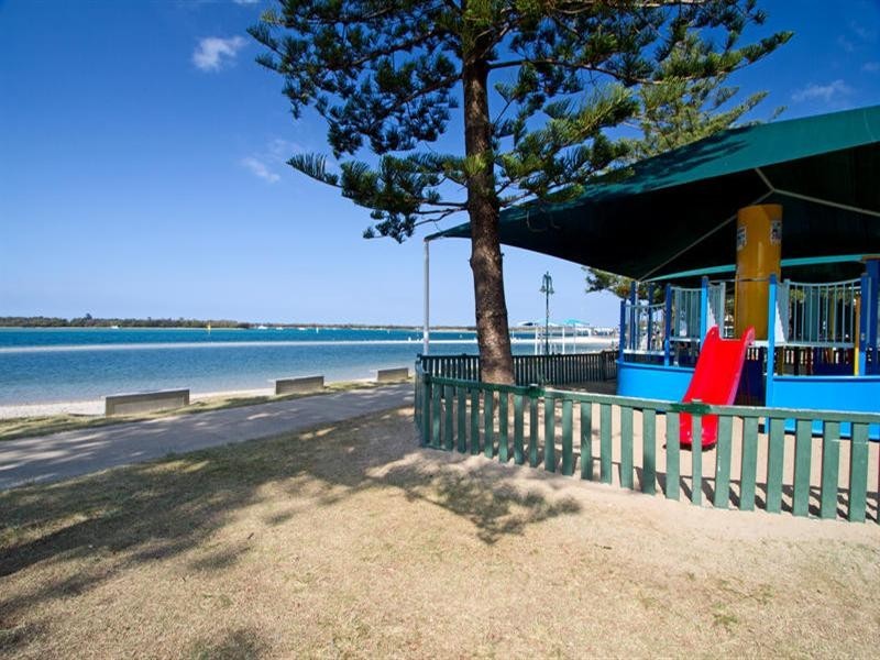 3 Ashbourne Terrace, Biggera Waters QLD 4216