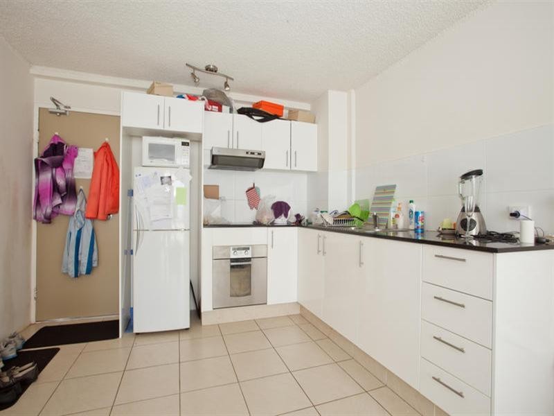 2 Barney Street, Southport QLD 4215