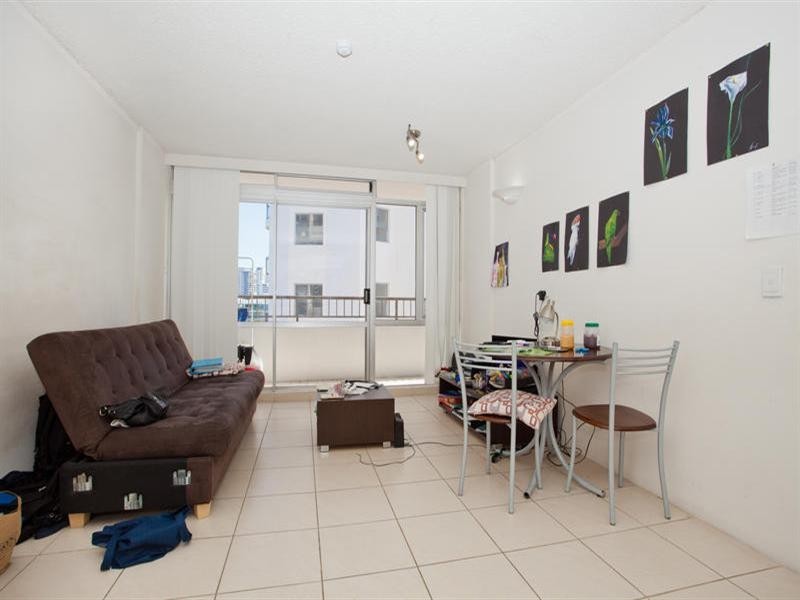 2 Barney Street, Southport QLD 4215