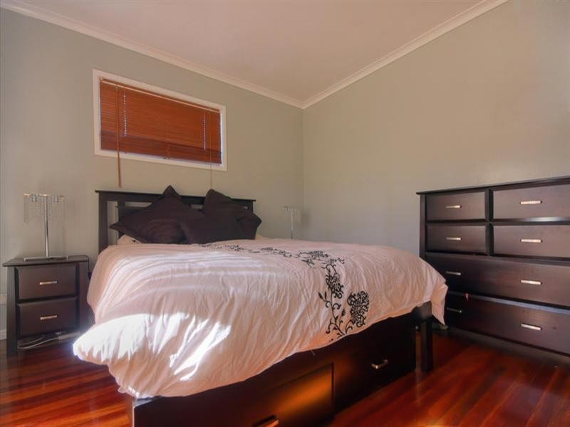 56 Kindra Avenue, Southport QLD 4215