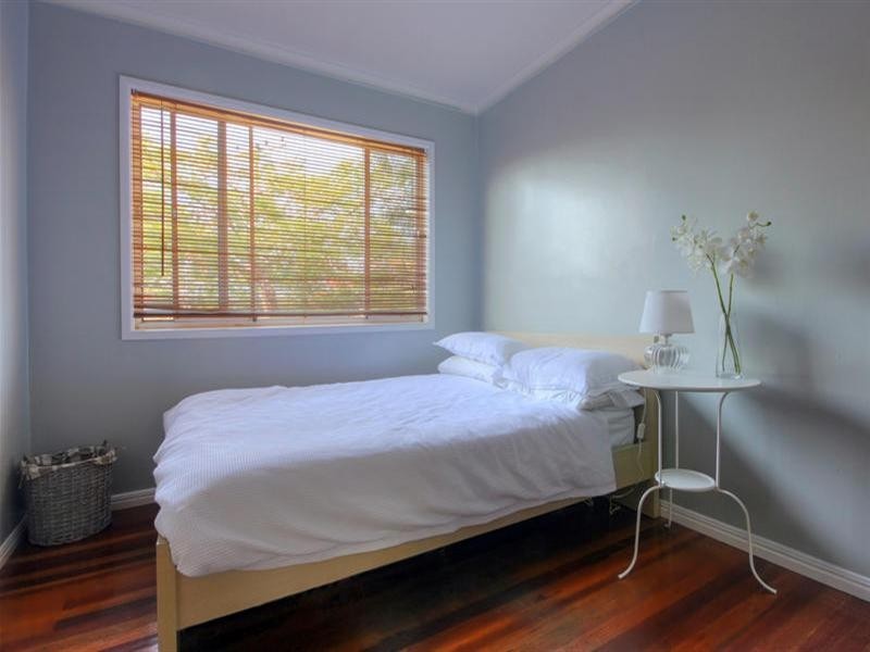 56 Kindra Avenue, Southport QLD 4215