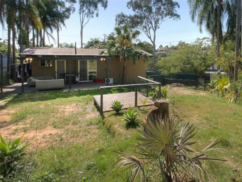 56 Kindra Avenue, Southport QLD 4215