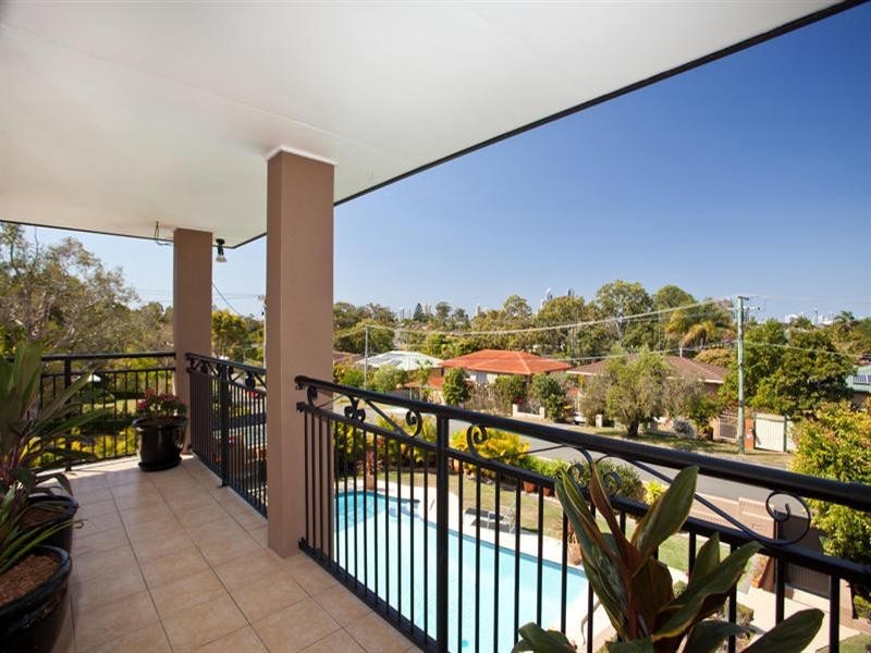 2 Kerry Place, Southport QLD 4215