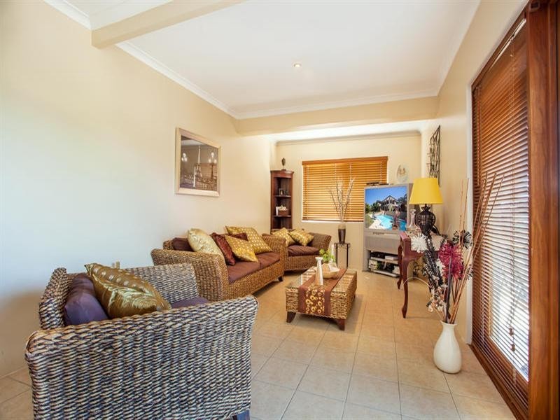 2 Kerry Place, Southport QLD 4215