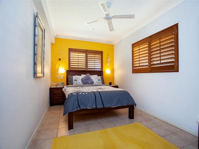 2 Kerry Place, Southport QLD 4215