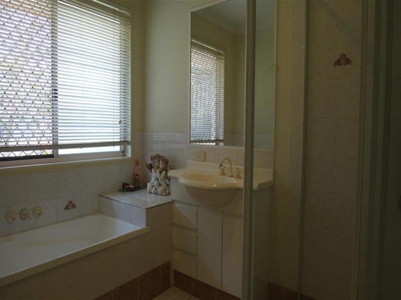 10 Clear River Boulevard, Ashmore QLD 4214