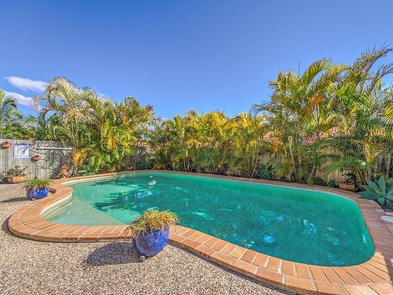 51 Brolga Avenue, Southport QLD 4215