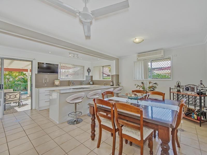 51 Brolga Avenue, Southport QLD 4215