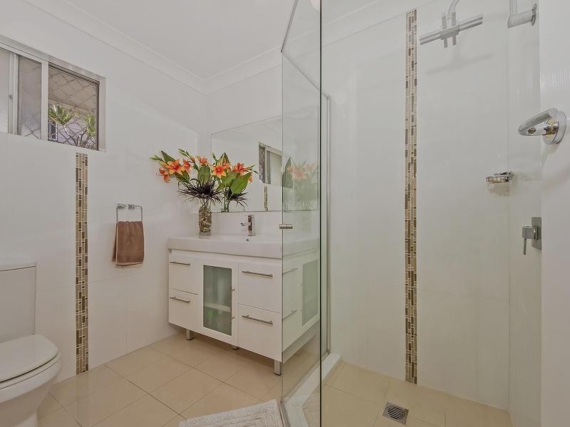 51 Brolga Avenue, Southport QLD 4215