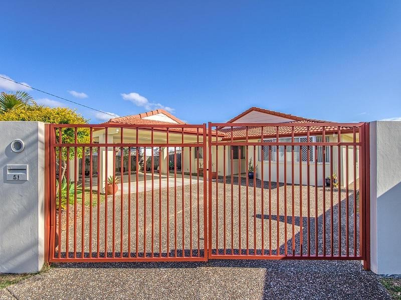 51 Brolga Avenue, Southport QLD 4215