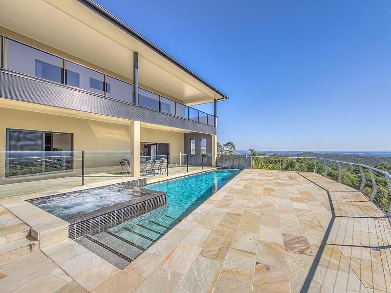 10 Zenith Crescent, Pacific Pines QLD 4211