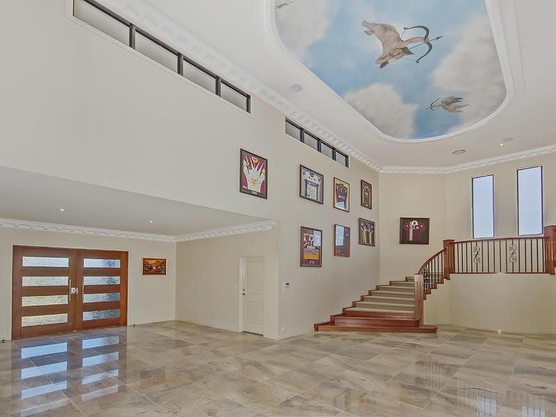 10 Zenith Crescent, Pacific Pines QLD 4211