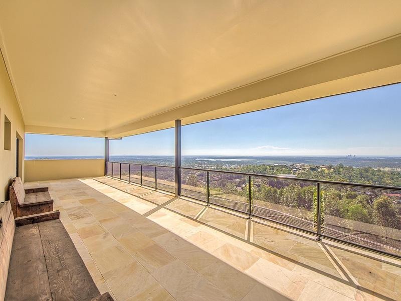 10 Zenith Crescent, Pacific Pines QLD 4211