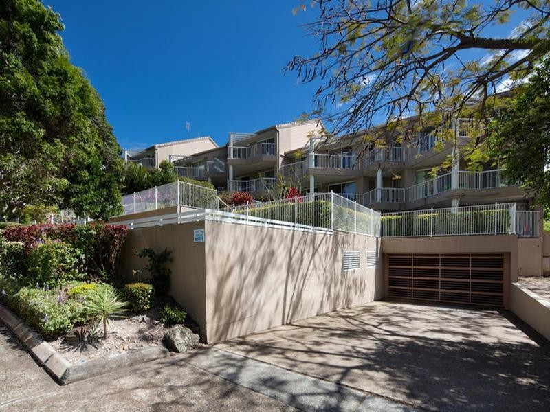 2 19 Heath Street, Southport QLD 4215