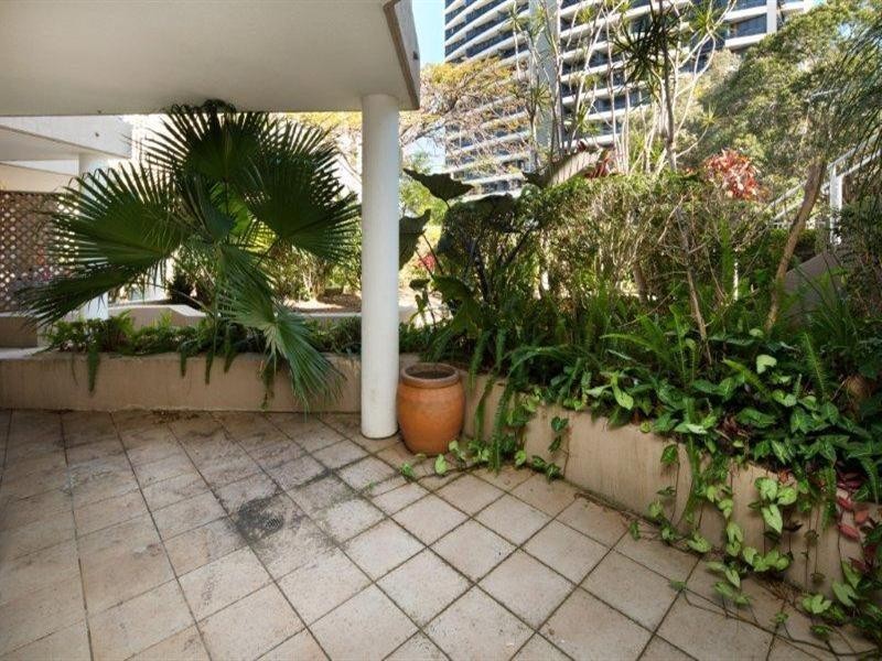 2 19 Heath Street, Southport QLD 4215