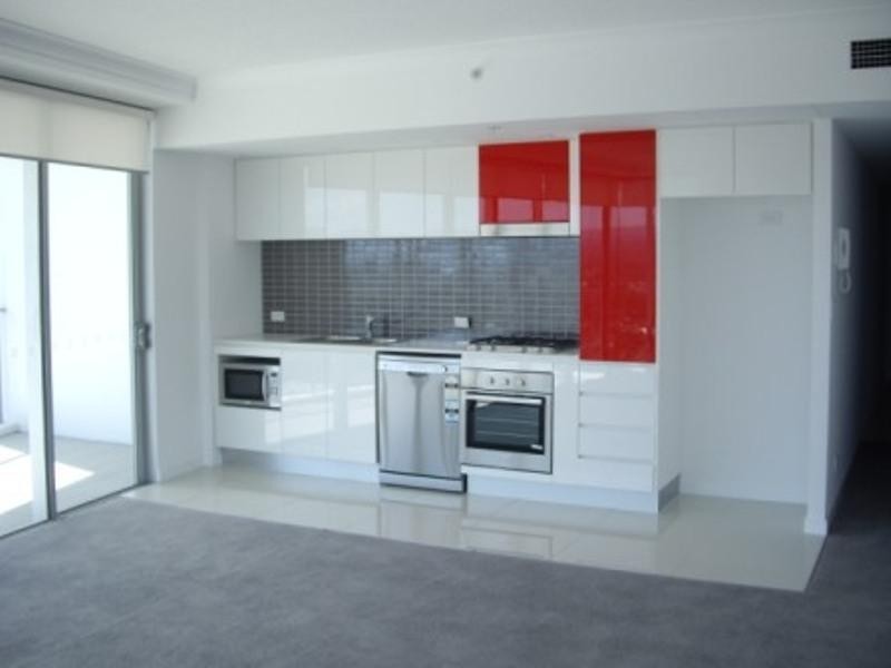 33206 9 Lawson Street, Southport QLD 4215