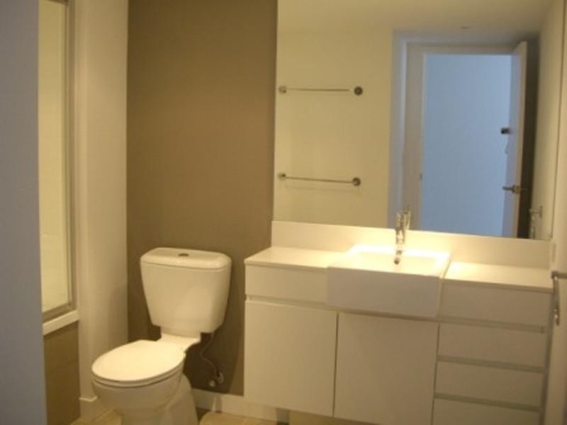 33206 9 Lawson Street, Southport QLD 4215