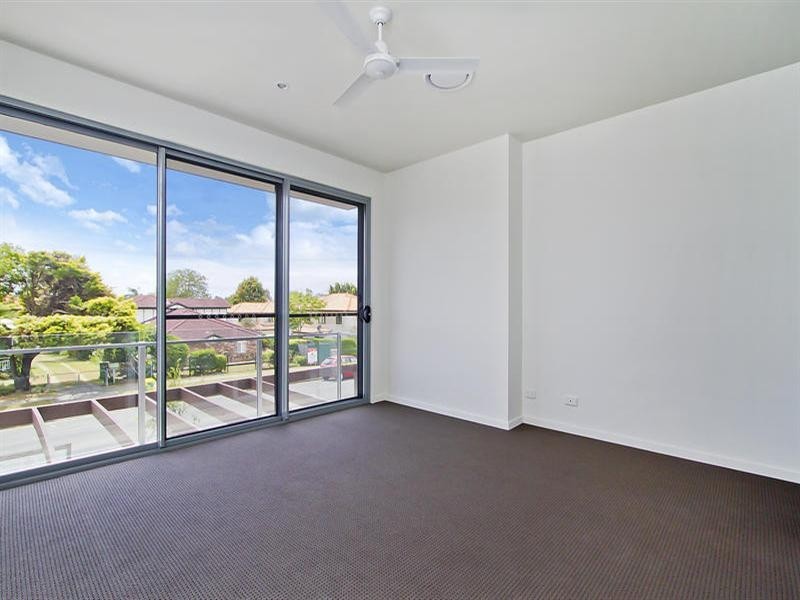 1 – 3 132 Eugaree Street, Southport QLD 4215