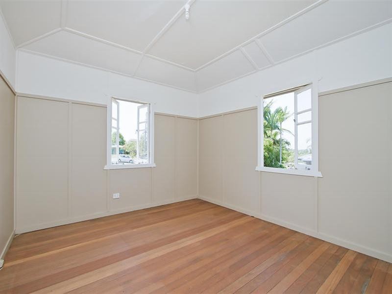 235 Benowa Road, Benowa QLD 4217