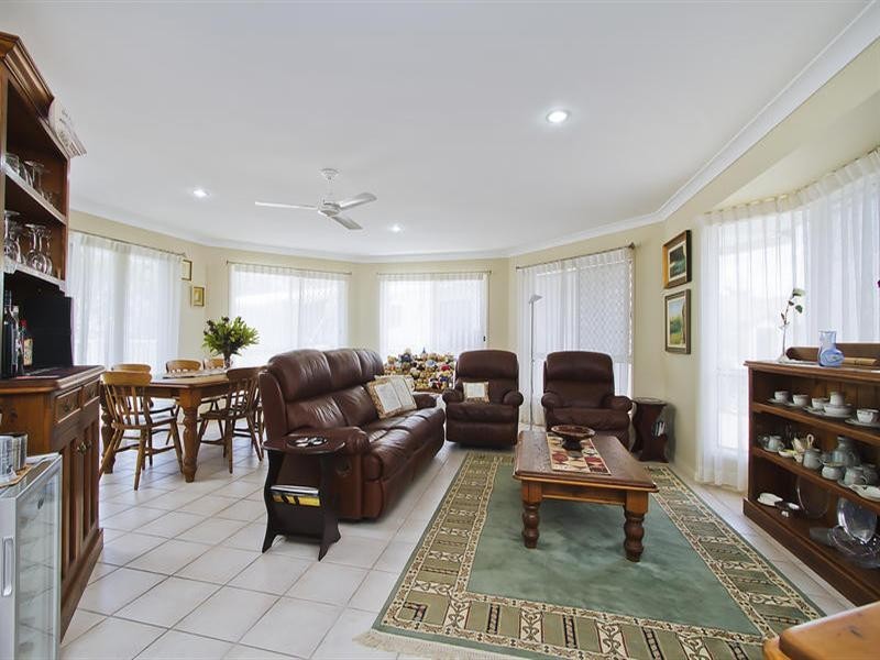 3 Corai Close, Pacific Pines QLD 4211