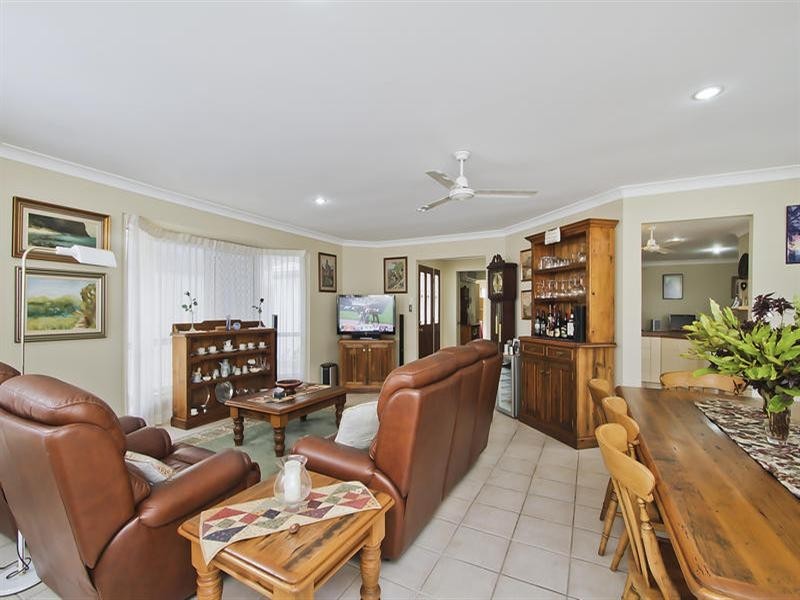 3 Corai Close, Pacific Pines QLD 4211