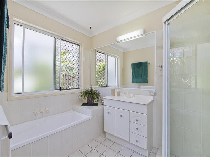 3 Corai Close, Pacific Pines QLD 4211