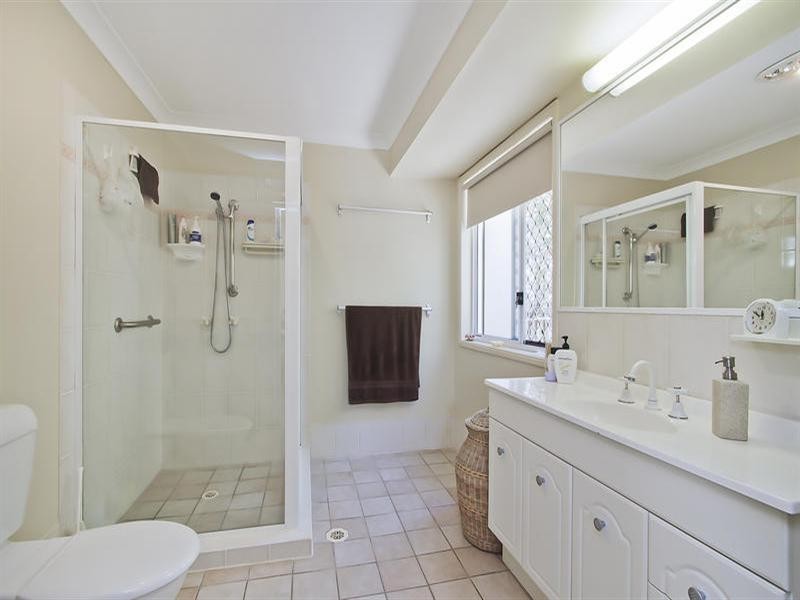 3 Corai Close, Pacific Pines QLD 4211