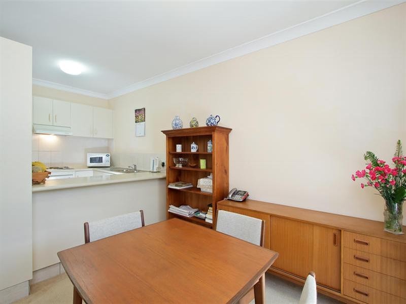 4/105 Whiting Street, Labrador QLD 4215