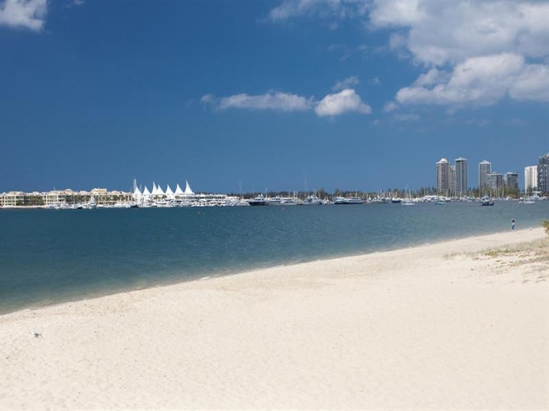 4/105 Whiting Street, Labrador QLD 4215