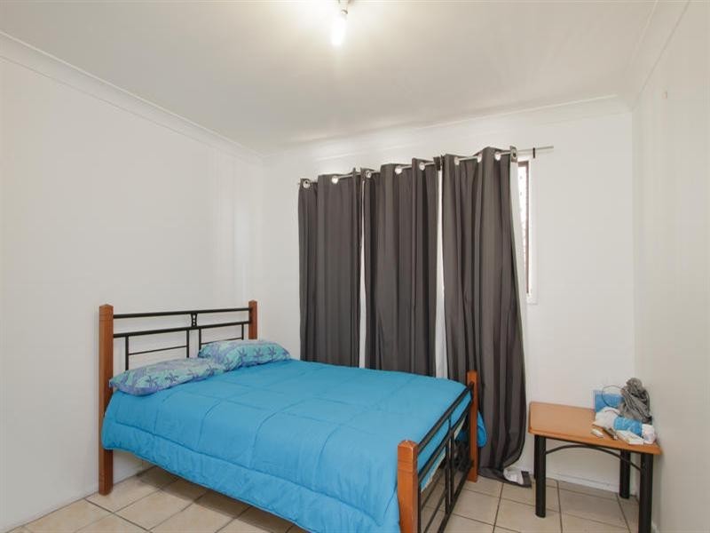 17 Ashbourne Terrace, Biggera Waters QLD 4216