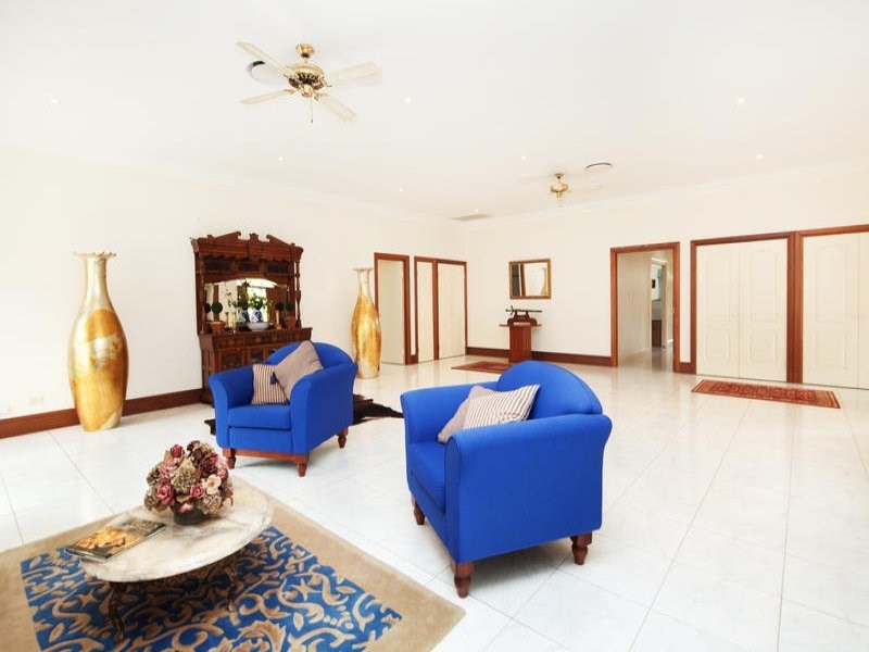 9 Maryland Avenue, Carrara QLD 4211