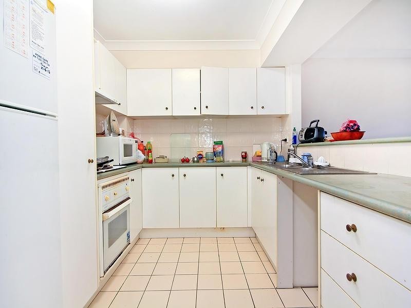9/100 ‘Sandringham’, Racecourse Drive, Bundall QLD 4217