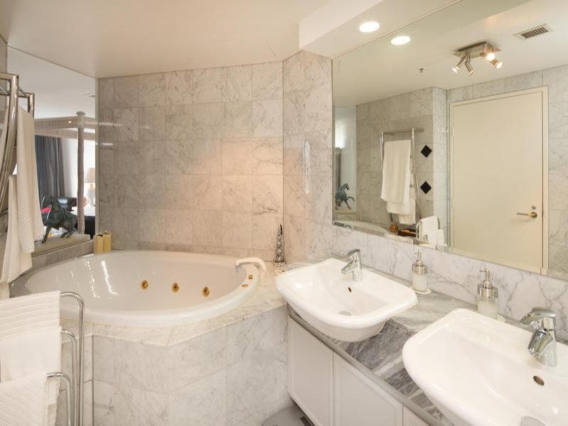 C17-2 Rivage Royale, 75 Brighton Parade, Southport QLD 4215