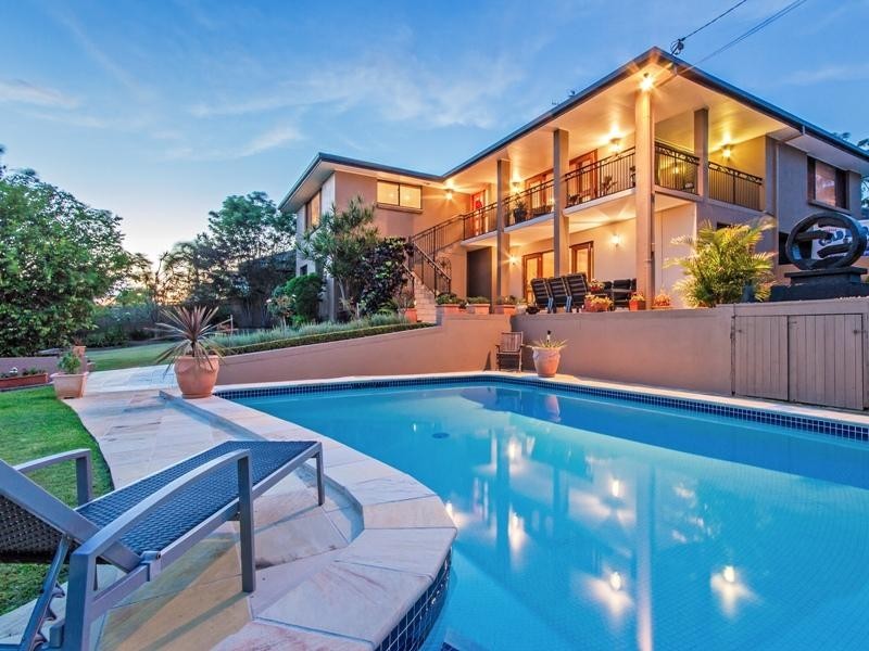 2 Kerry Place, Southport QLD 4215