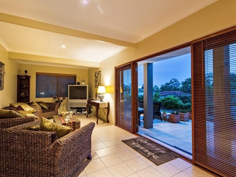 2 Kerry Place, Southport QLD 4215