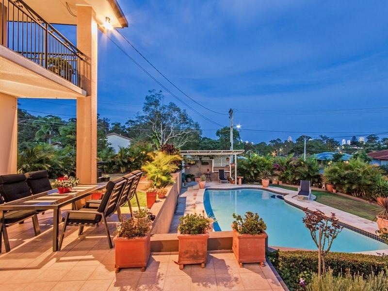 2 Kerry Place, Southport QLD 4215