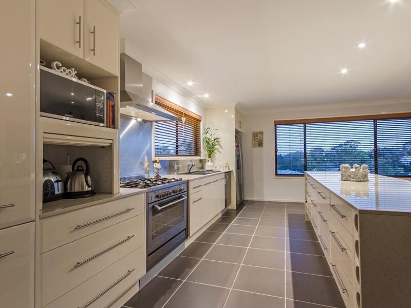 2 Kerry Place, Southport QLD 4215