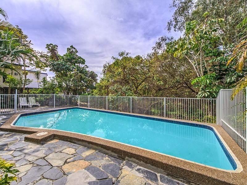 16 Petersen Avenue, Southport QLD 4215