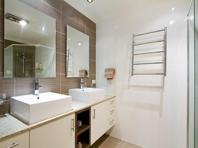1/31 Imperial Parade, Labrador QLD 4215