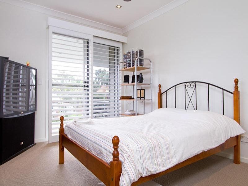 1/31 Imperial Parade, Labrador QLD 4215