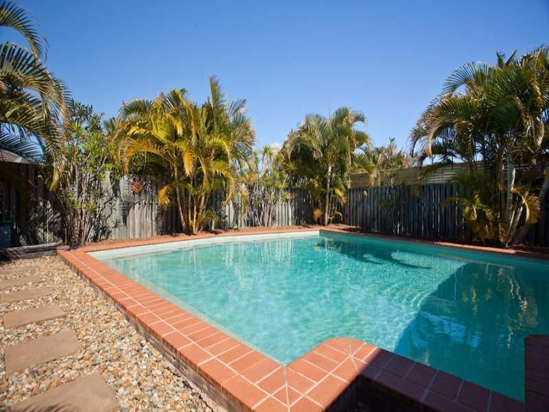 5 Robinia Court, Robina QLD 4226