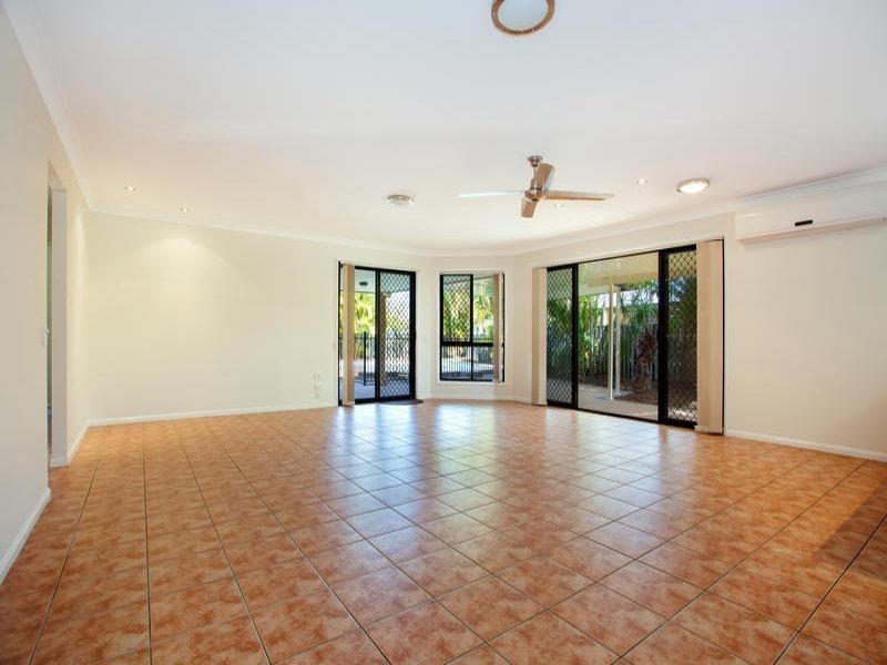 5 Robinia Court, Robina QLD 4226