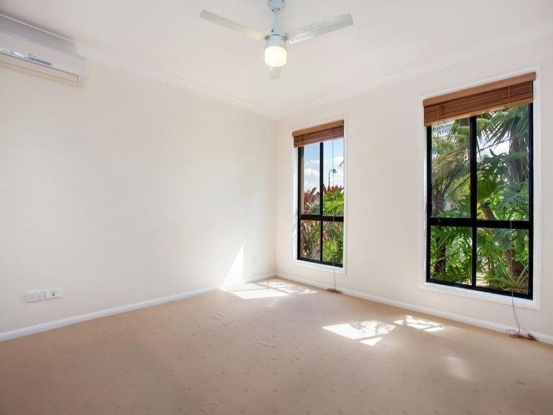 5 Robinia Court, Robina QLD 4226