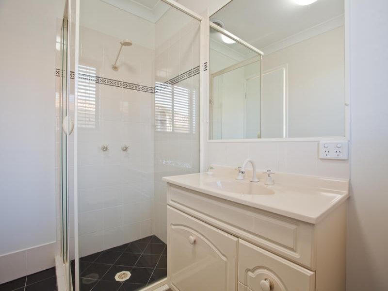 5 Robinia Court, Robina QLD 4226