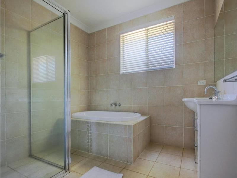 9 Orana Avenue, Southport QLD 4215