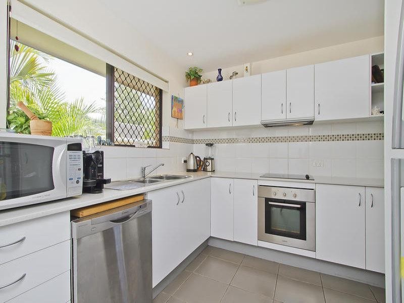 2/49-51 Imperial Parade, Labrador QLD 4215