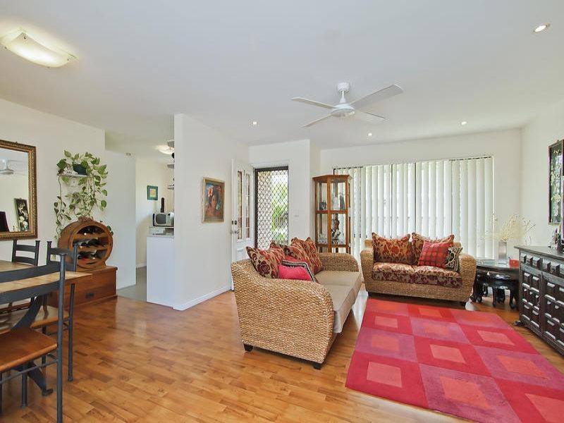 2/49-51 Imperial Parade, Labrador QLD 4215