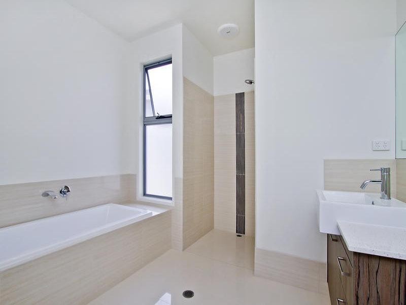 1-3/32 Eugaree Street, Southport QLD 4215